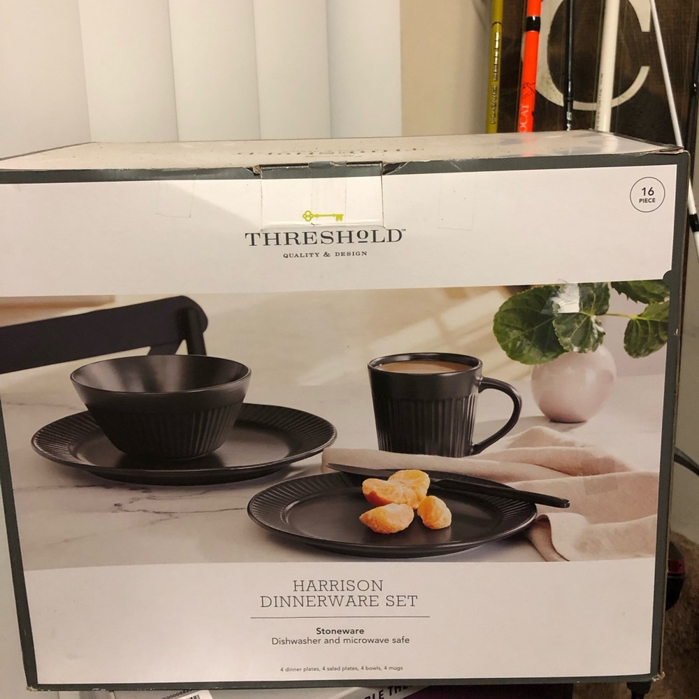 Black 16 piece Harrison dinnerware set